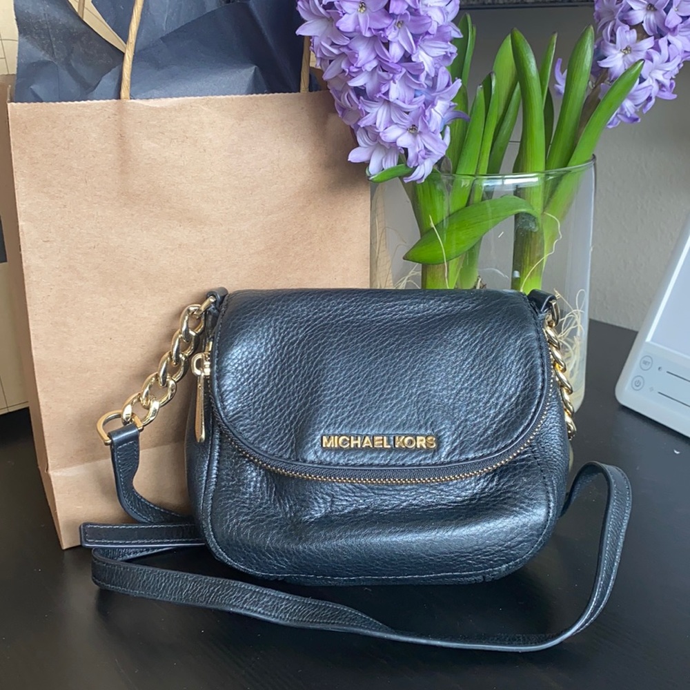Black pebble leather Michael Kors adjustable strap purse